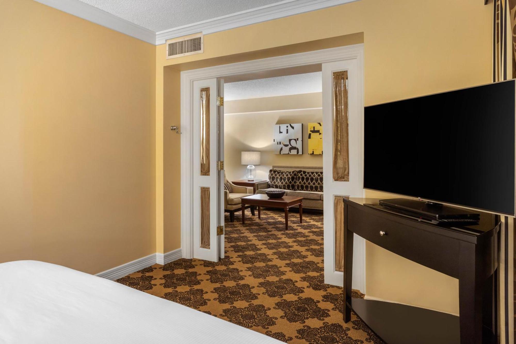 Executive Suite 1 King Bed,1278814624:JPEG