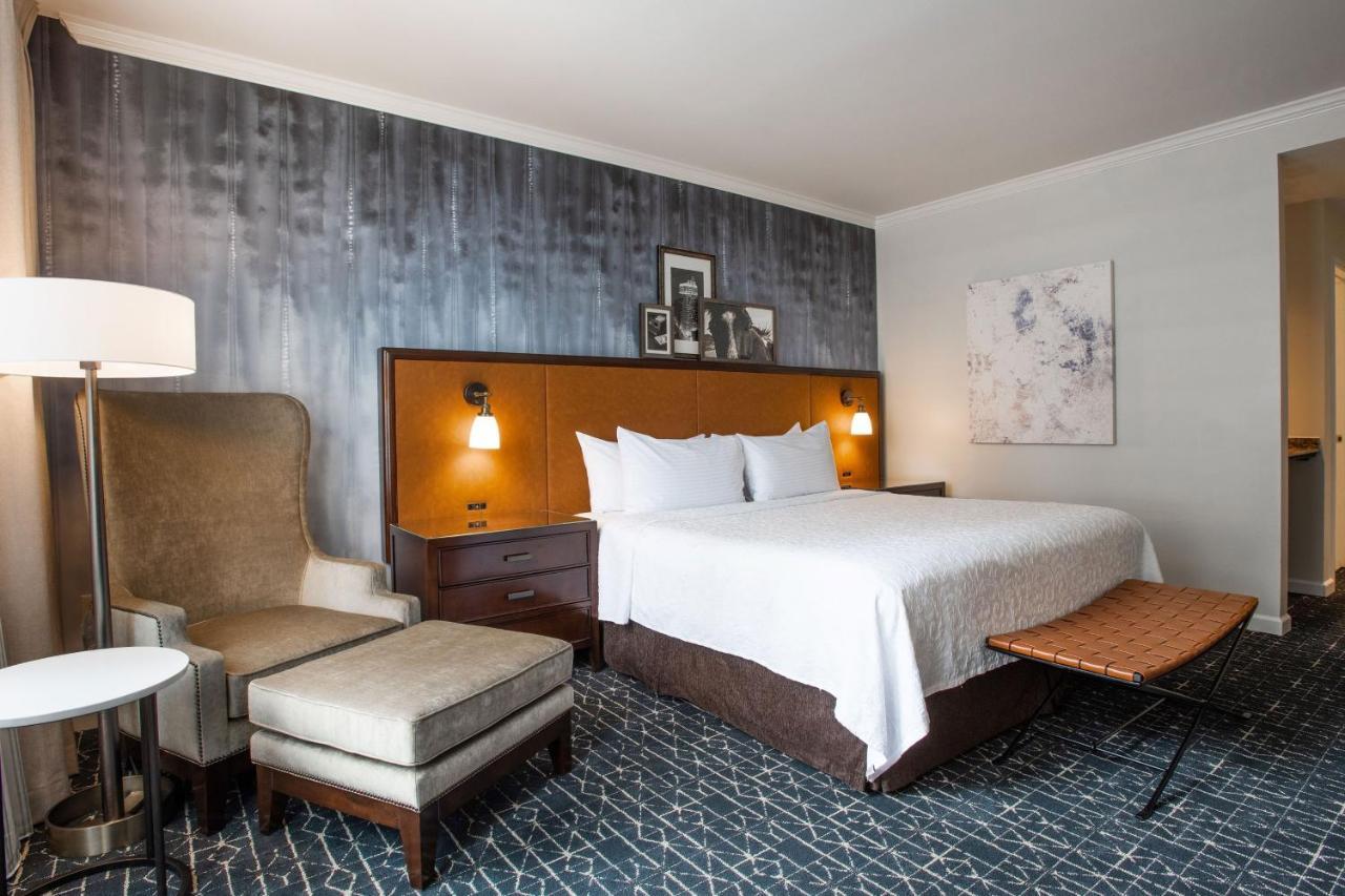 Suite 1 Bedroom Junior Suite 1 King No view Mid floor,1352313604:JPEG