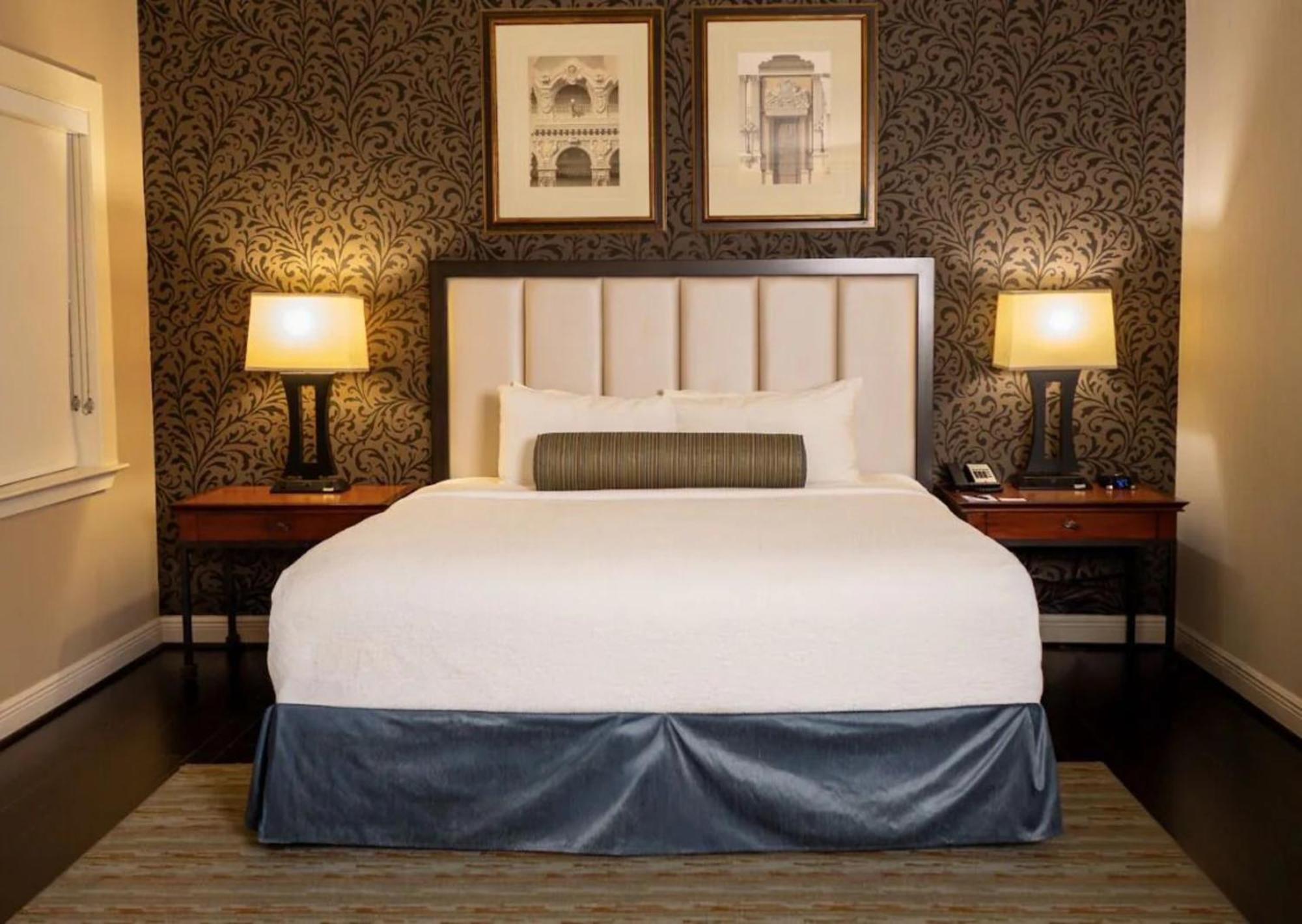 Executive King Room,1765199731:JPEG